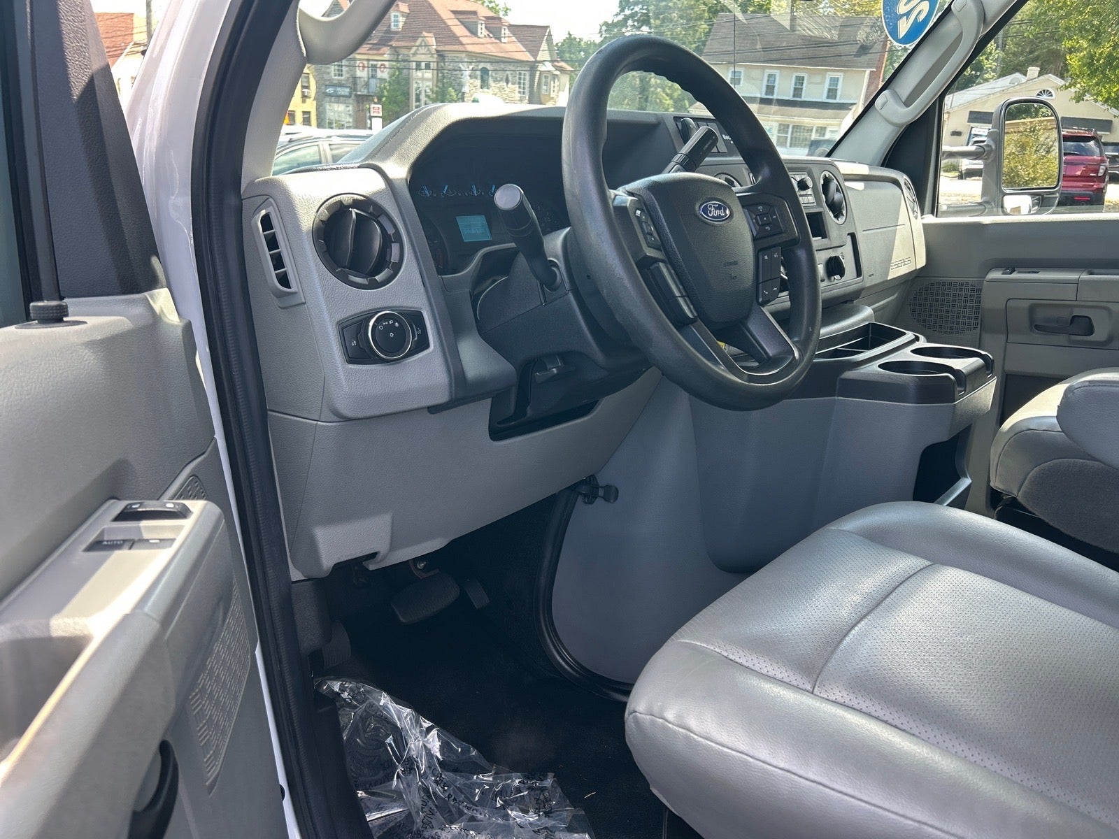 2021 Ford E-350SD Base Cutaway