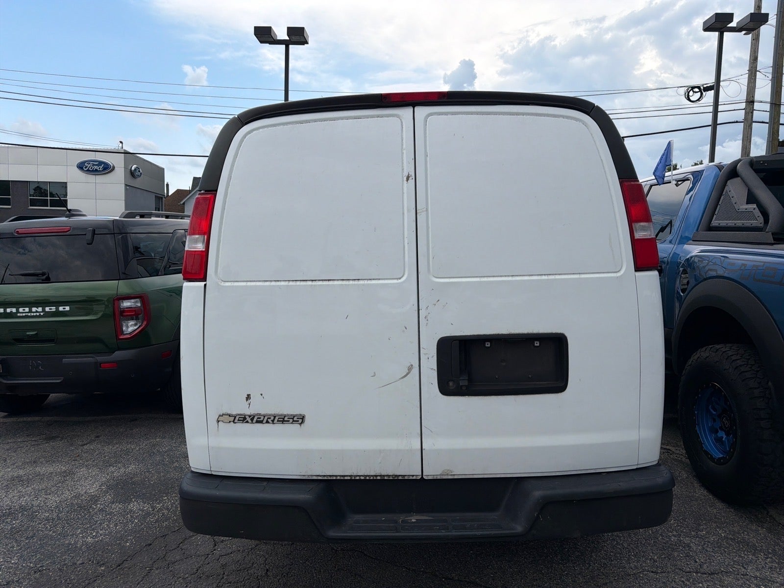 2020 Chevrolet Express 3500 Work Van Cargo