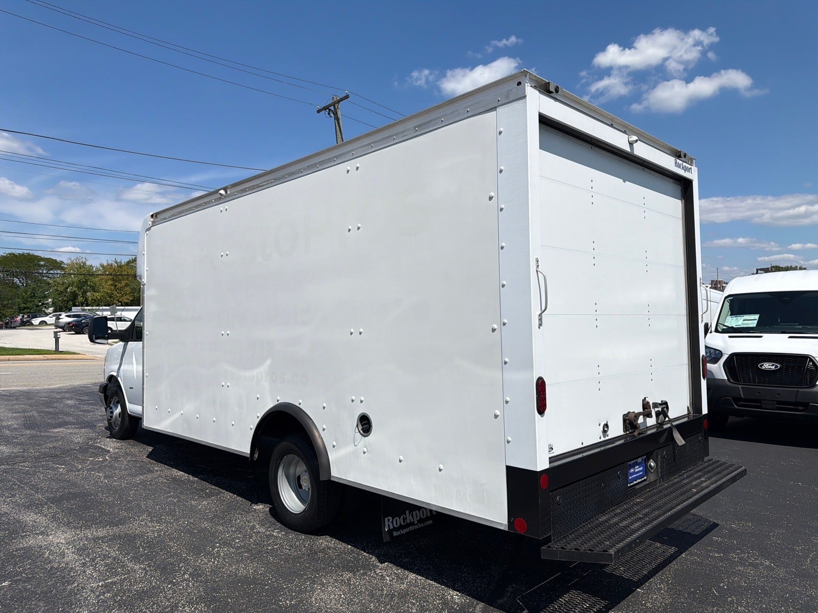 2022 Chevrolet Express 3500 Work Van Cutaway