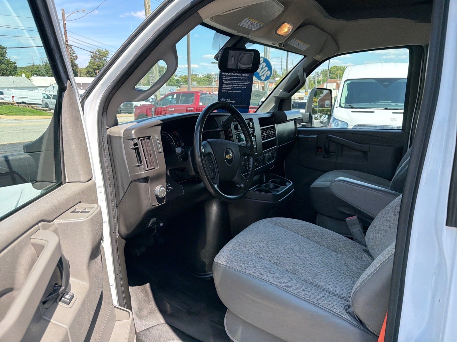 2022 Chevrolet Express 3500 Work Van Cutaway