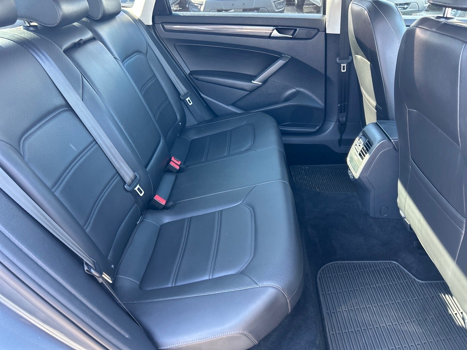 2020 Volkswagen Passat 2.0T R-Line