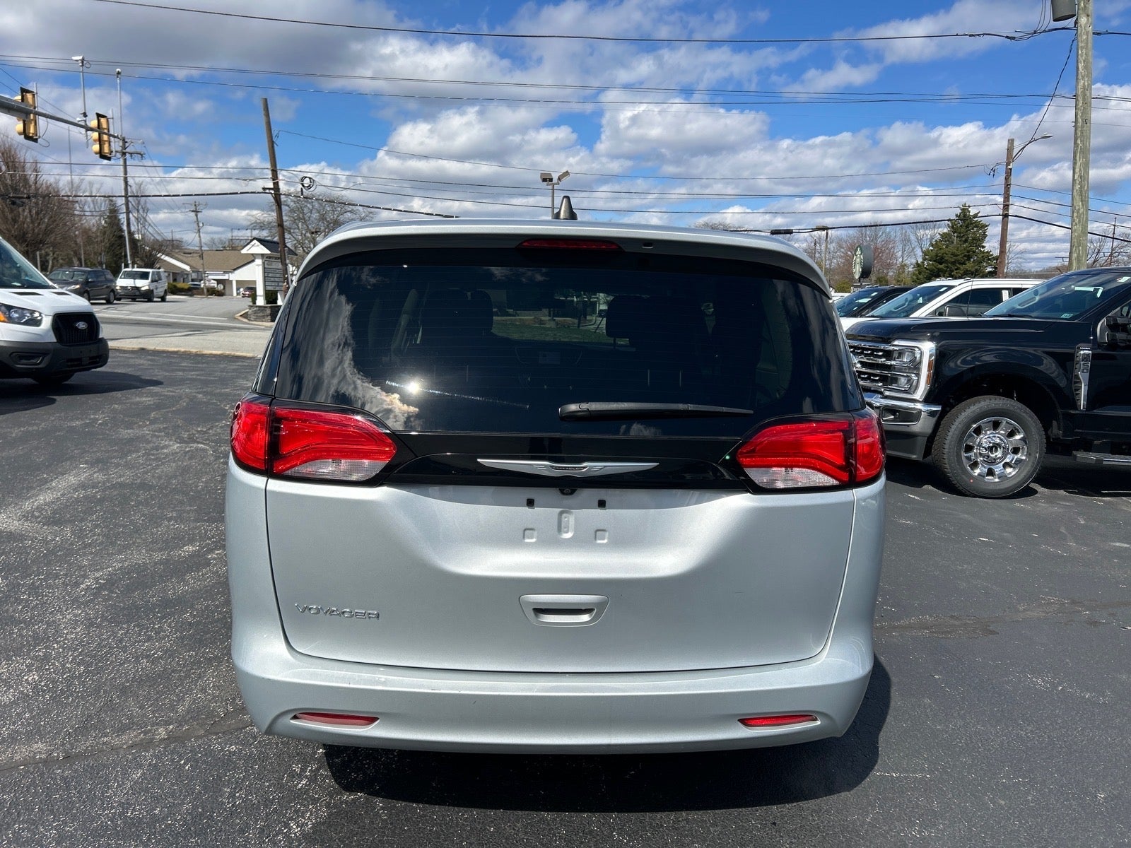 2022 Chrysler Voyager LX