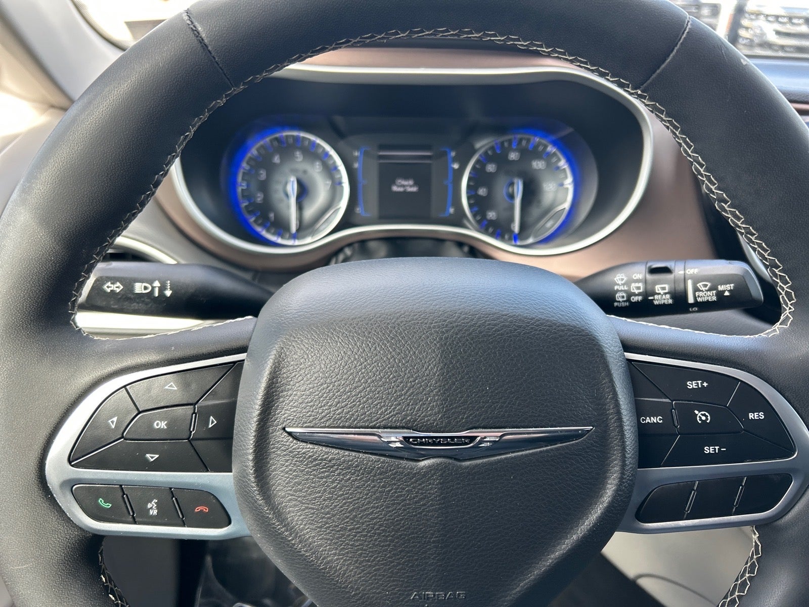 2022 Chrysler Voyager LX