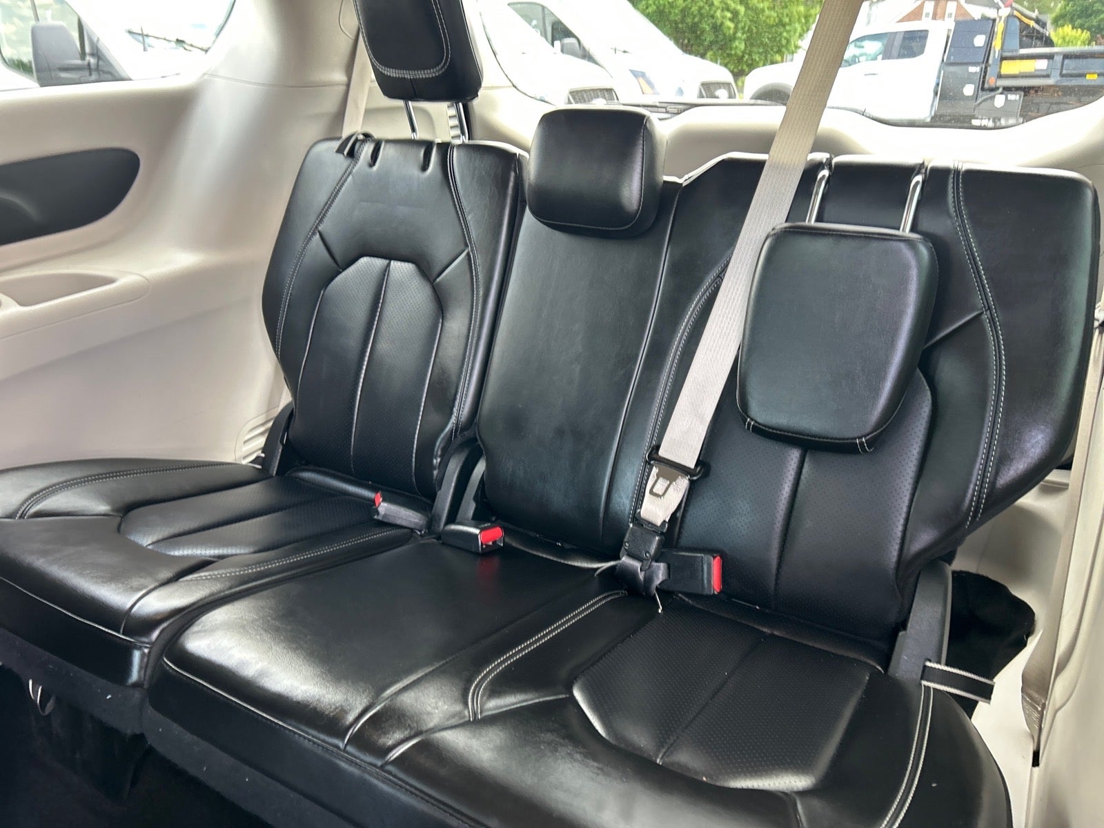 2023 Chrysler Pacifica Hybrid Touring L