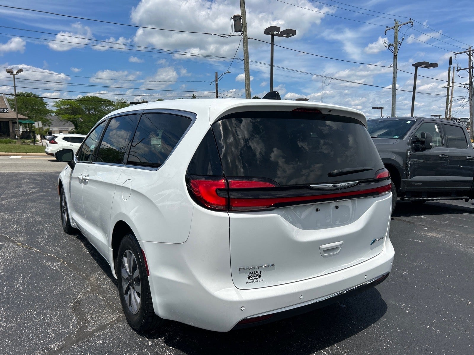 2023 Chrysler Pacifica Hybrid Touring L