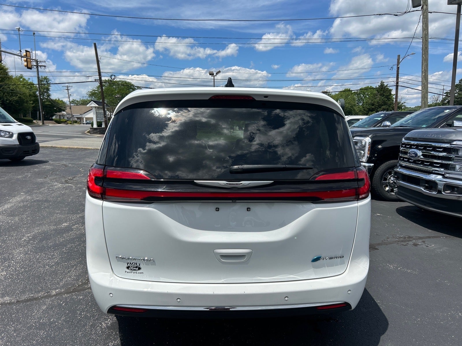 2023 Chrysler Pacifica Hybrid Touring L