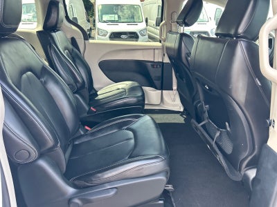 2023 Chrysler Pacifica Hybrid Touring L