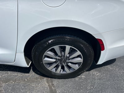 2023 Chrysler Pacifica Hybrid Touring L