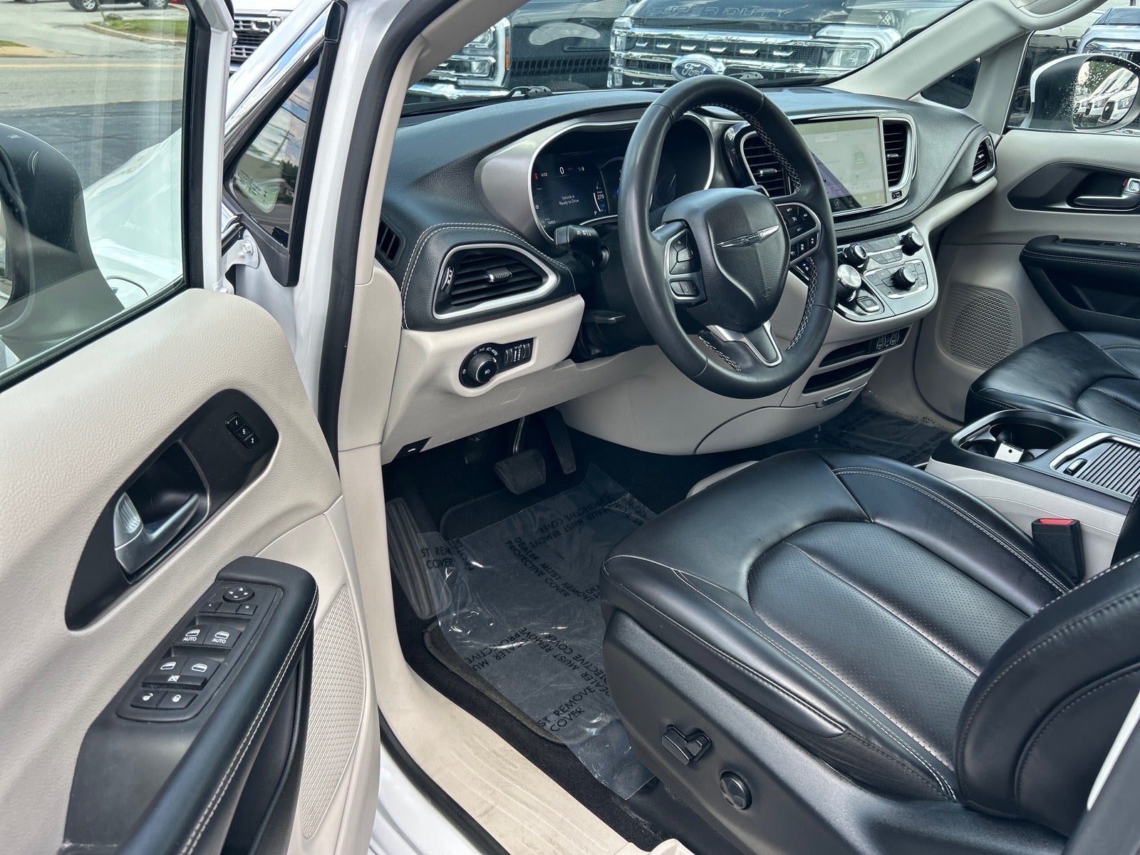 2023 Chrysler Pacifica Hybrid Touring L