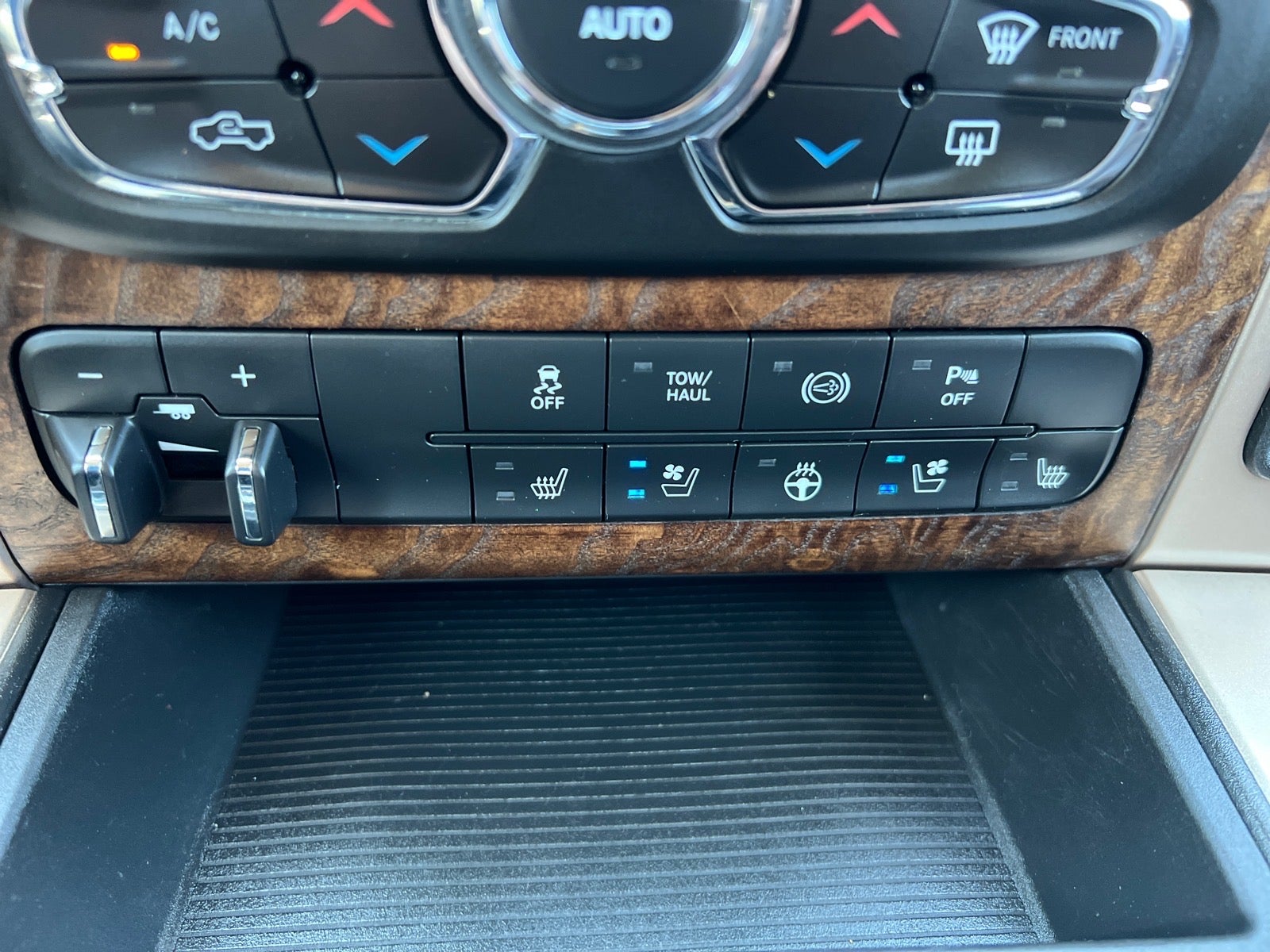 2015 RAM 3500 Laramie Longhorn