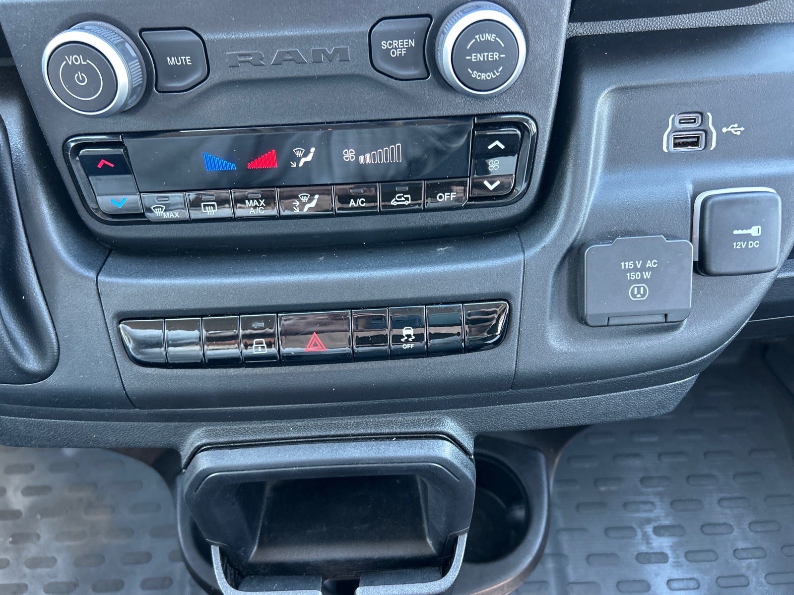 2025 RAM ProMaster 1500 Low Roof 136 WB