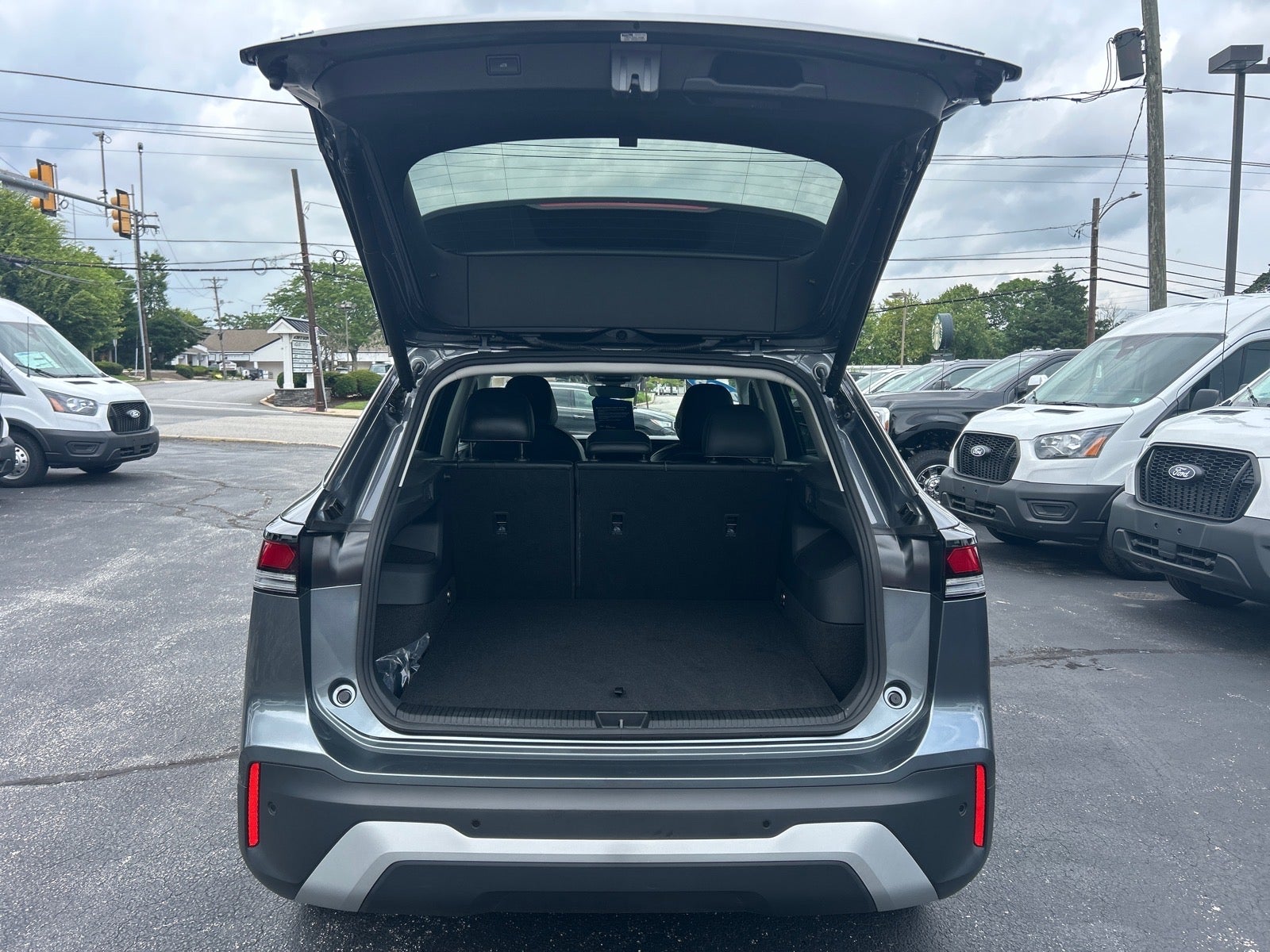 2025 Volkswagen Tiguan 2.0T SE
