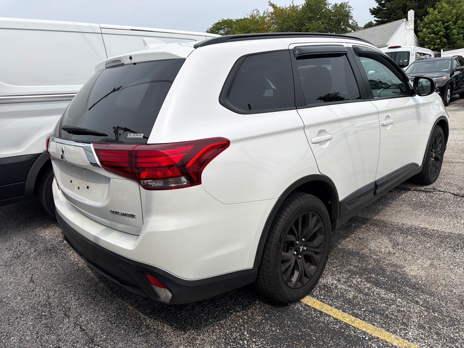 2018 Mitsubishi Outlander LE