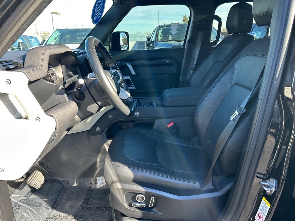 2023 Land Rover Defender 130 X-Dynamic SE