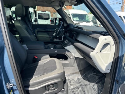 2020 Land Rover Defender 110 SE
