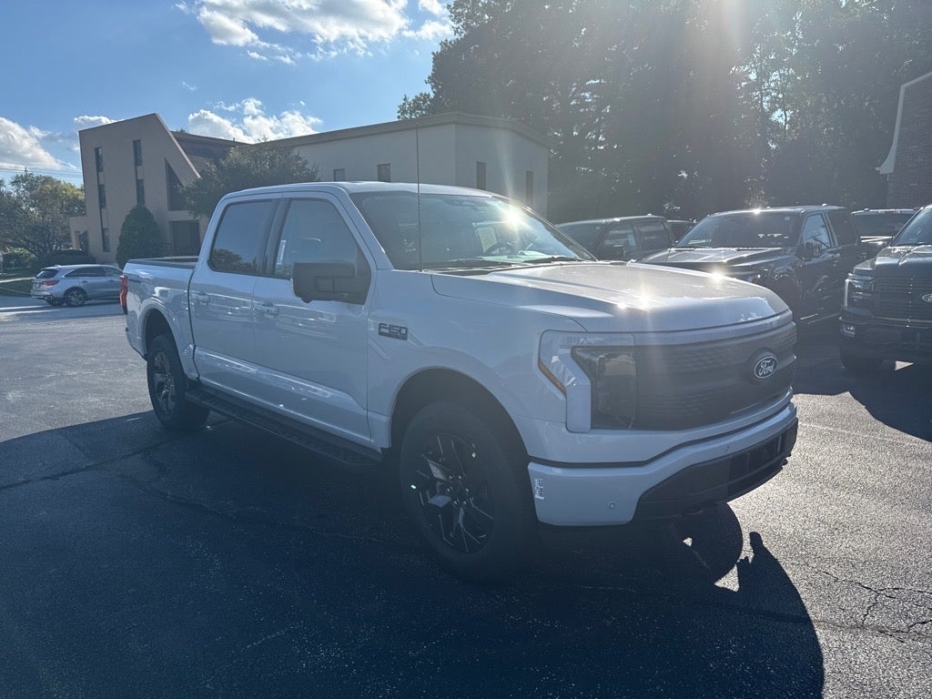 2025 Ford F-150 Lightning Flash