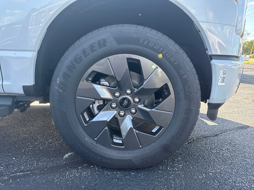 2025 Ford F-150 Lightning Flash