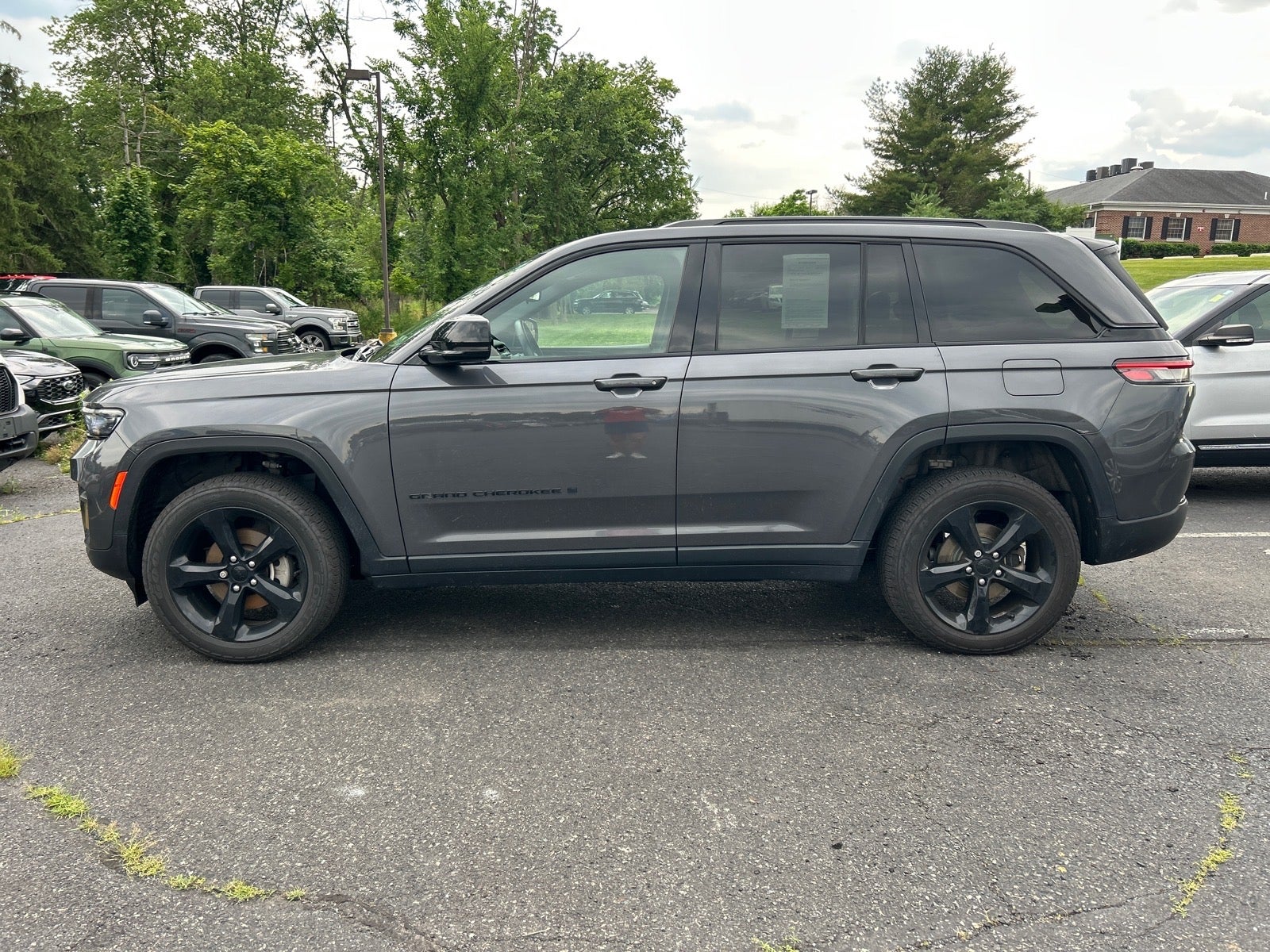 2022 Jeep Grand Cherokee Altitude