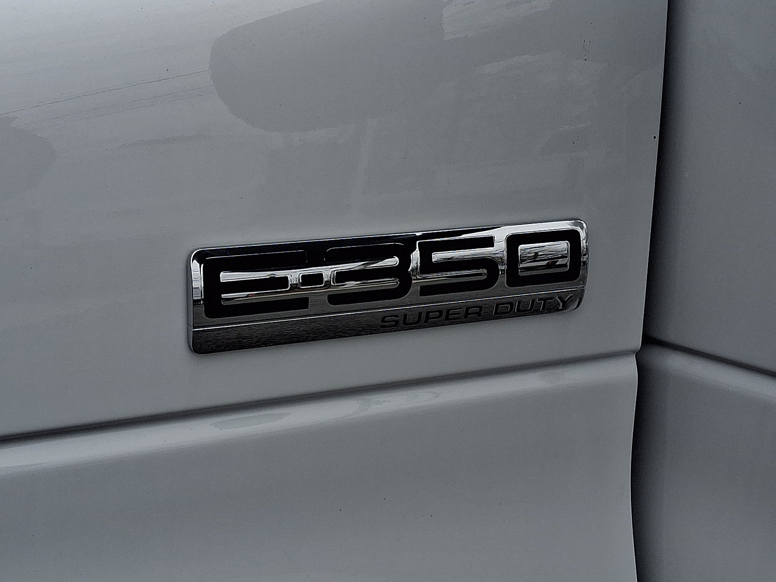 2026 Ford E-350SD Base Reading Enclosed Utility Body