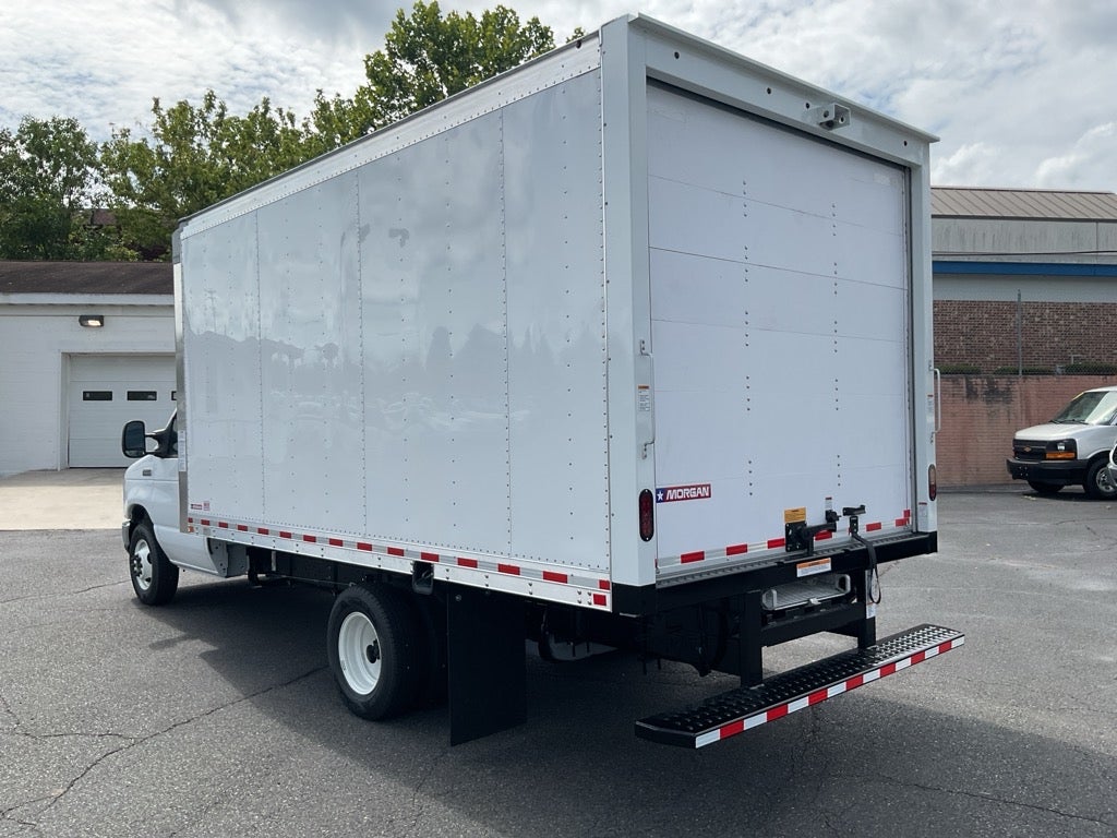 2025 Ford E-350SD Base 15 FT Box Van