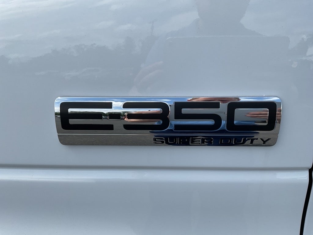 2025 Ford E-350SD Base 15 FT Box Van