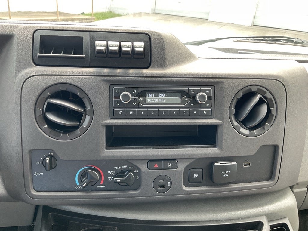 2025 Ford E-350SD Base 15 FT Box Van