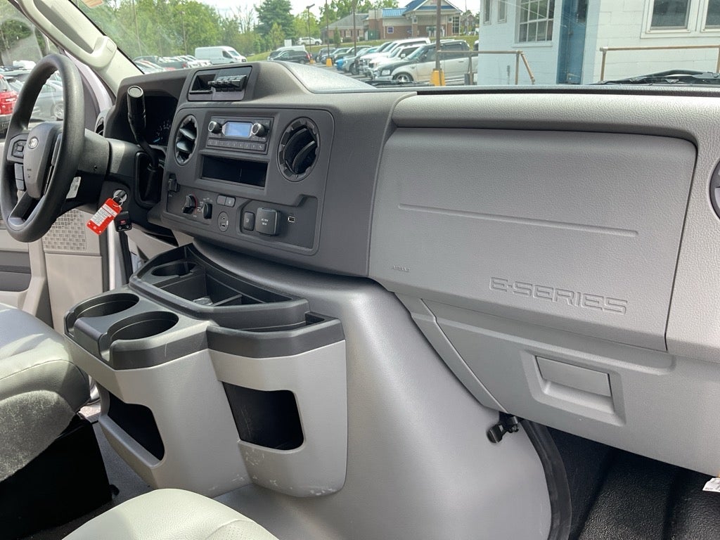 2025 Ford E-350SD Base 15 FT Box Van