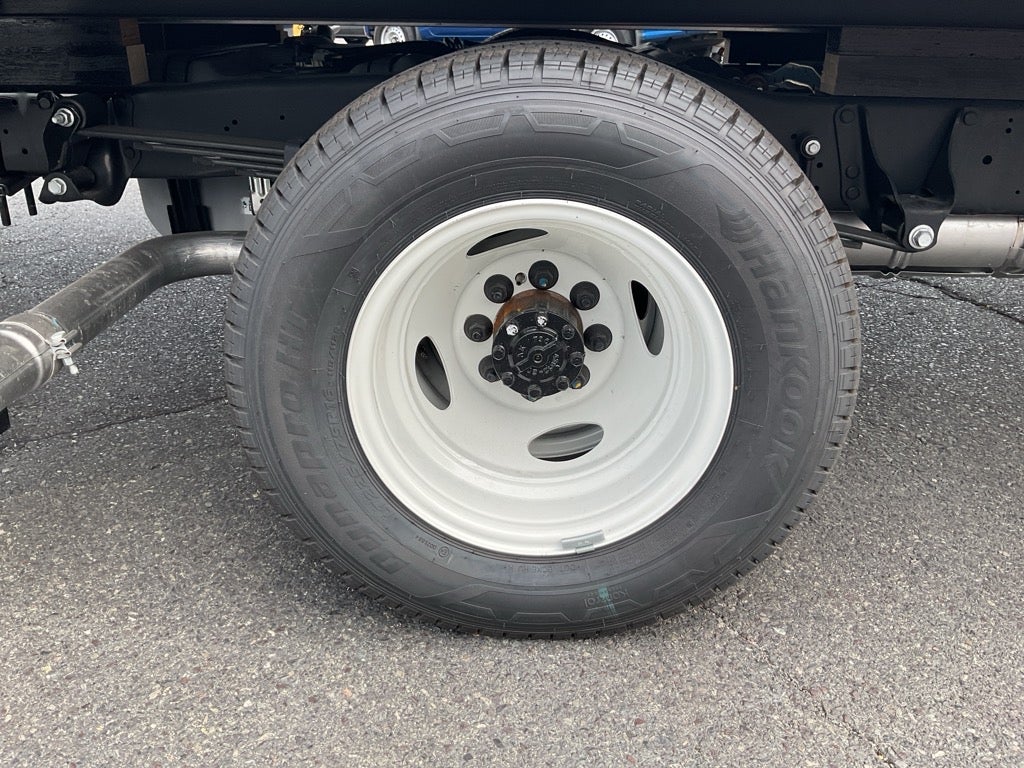 2025 Ford E-350SD Base 15 FT Box Van