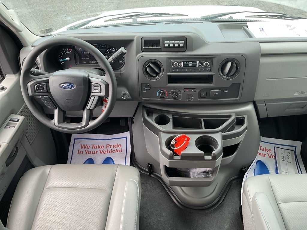 2025 Ford E-450SD Base 17 FT Box Van