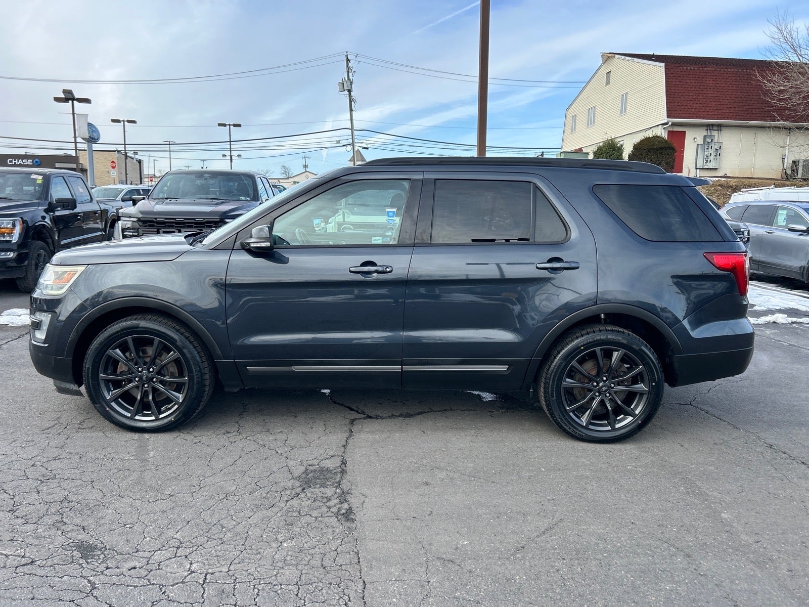 2017 Ford Explorer XLT