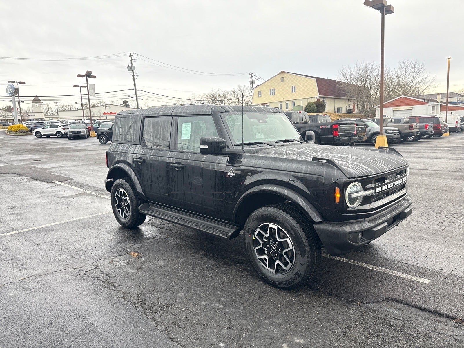 2025 Ford Bronco Outer Banks