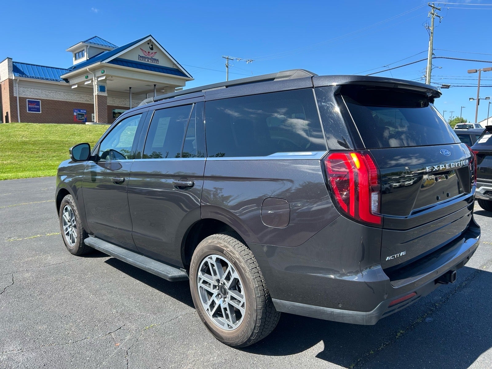 2025 Ford Expedition Active