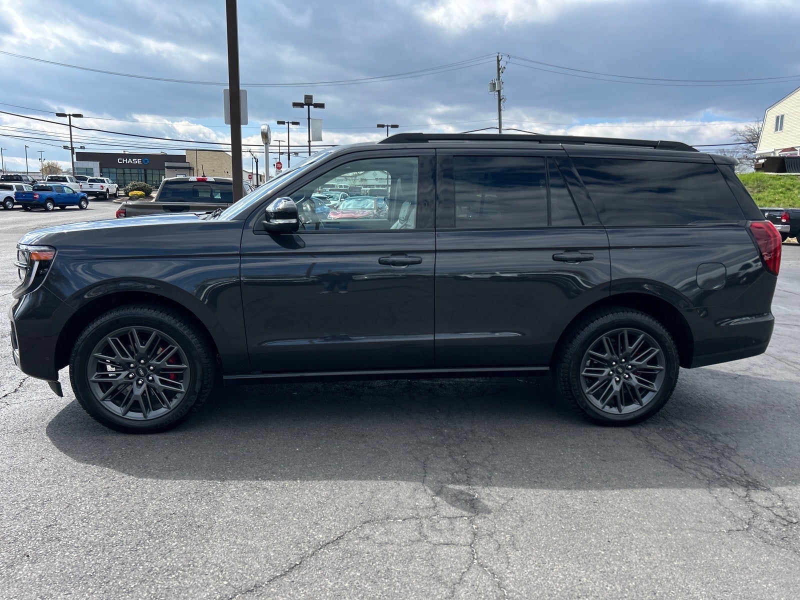 2025 Ford Expedition Platinum