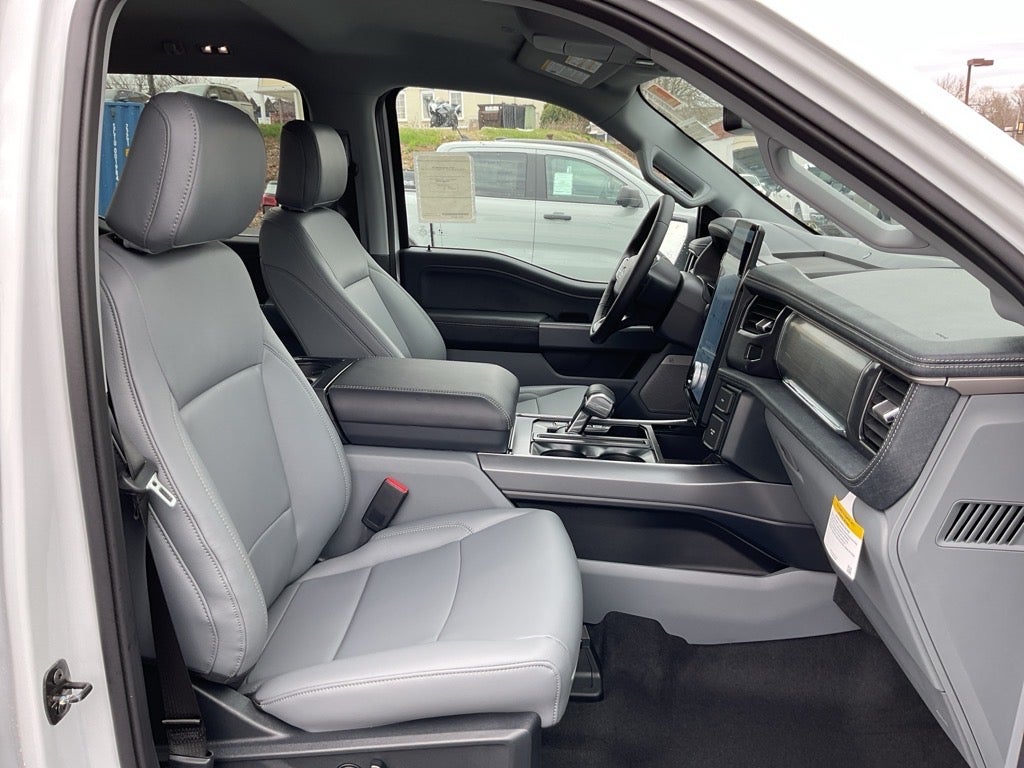 2025 Ford F-150 Lightning Flash