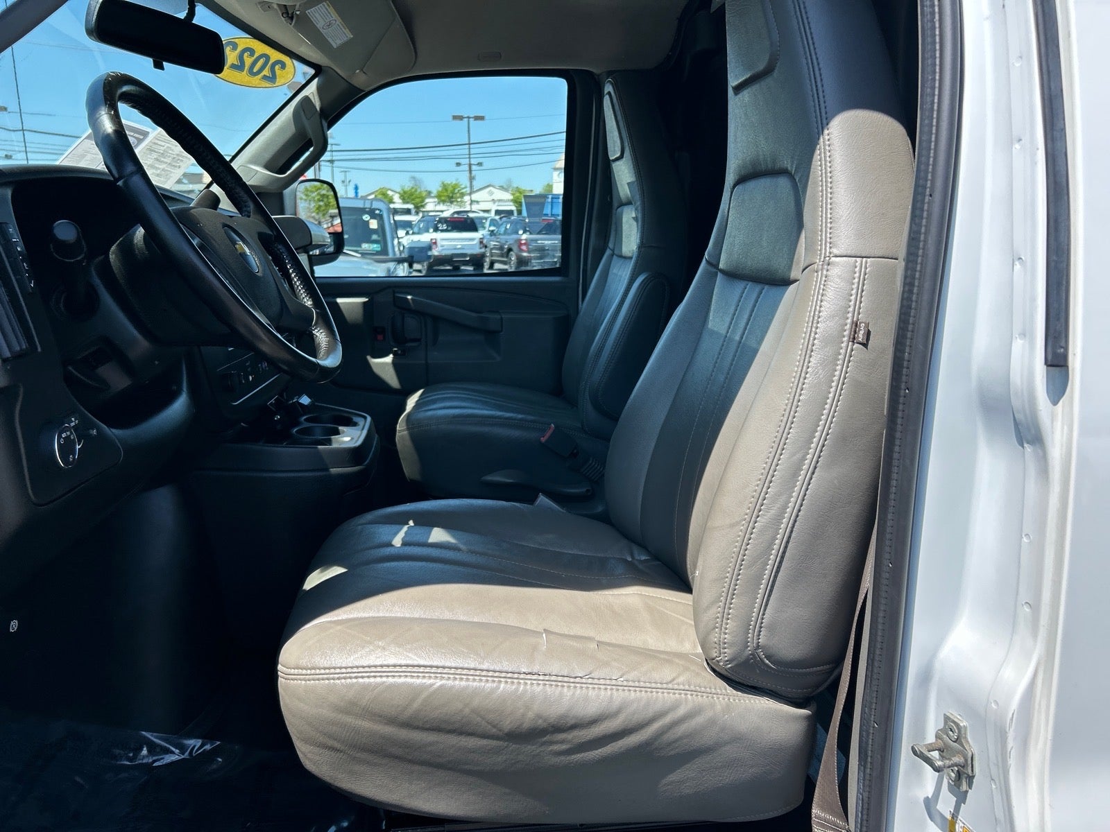 2022 Chevrolet Express 2500 Work Van Cargo