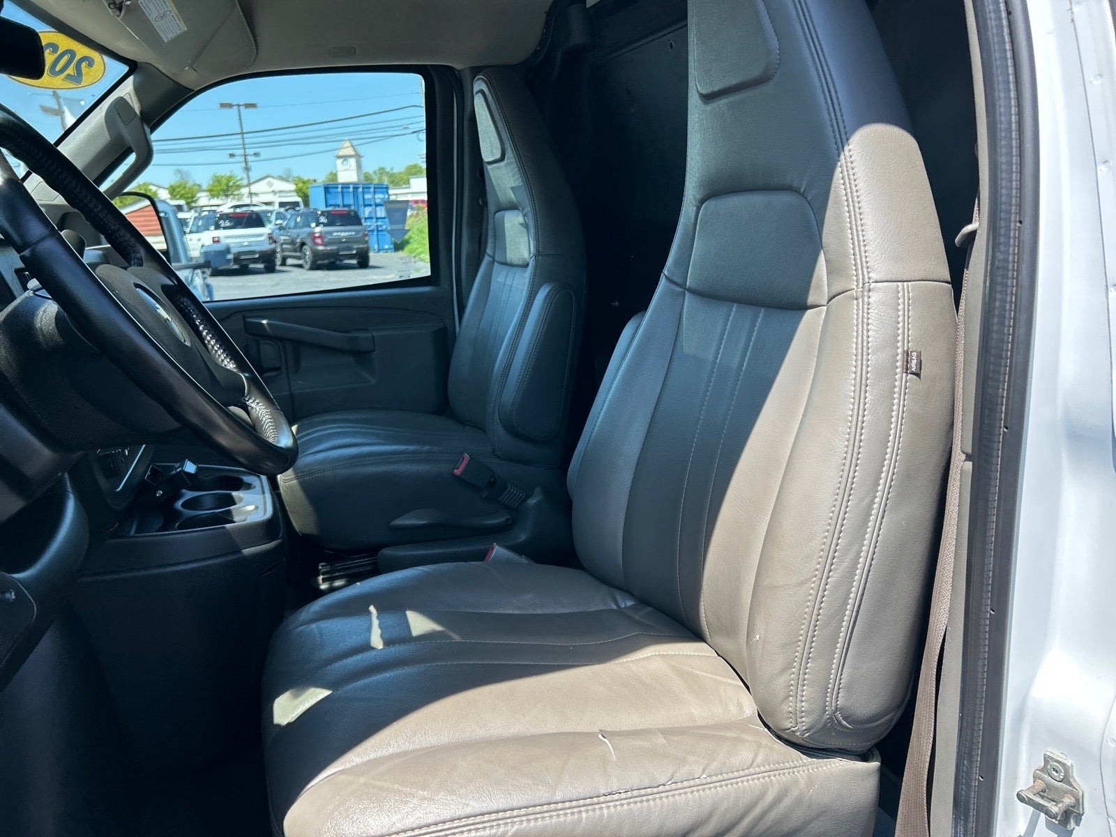 2022 Chevrolet Express 2500 Work Van Cargo