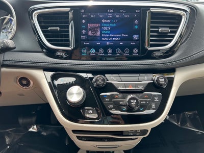 2020 Chrysler Pacifica Hybrid Limited