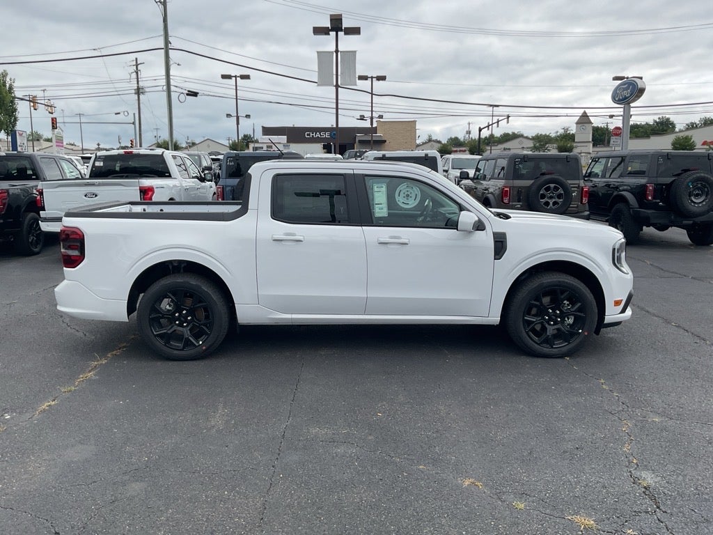 2025 Ford Maverick Lobo Standard