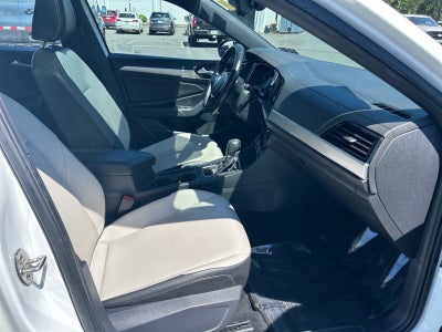 2019 Volkswagen Jetta R-Line