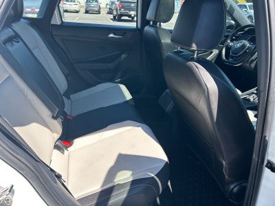 2019 Volkswagen Jetta R-Line