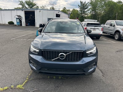 2022 Volvo XC40 R-Design